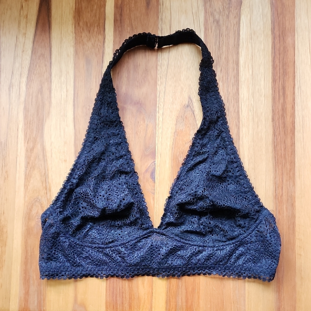 NWOT Victoria's Secret black lace halter bralette size Large